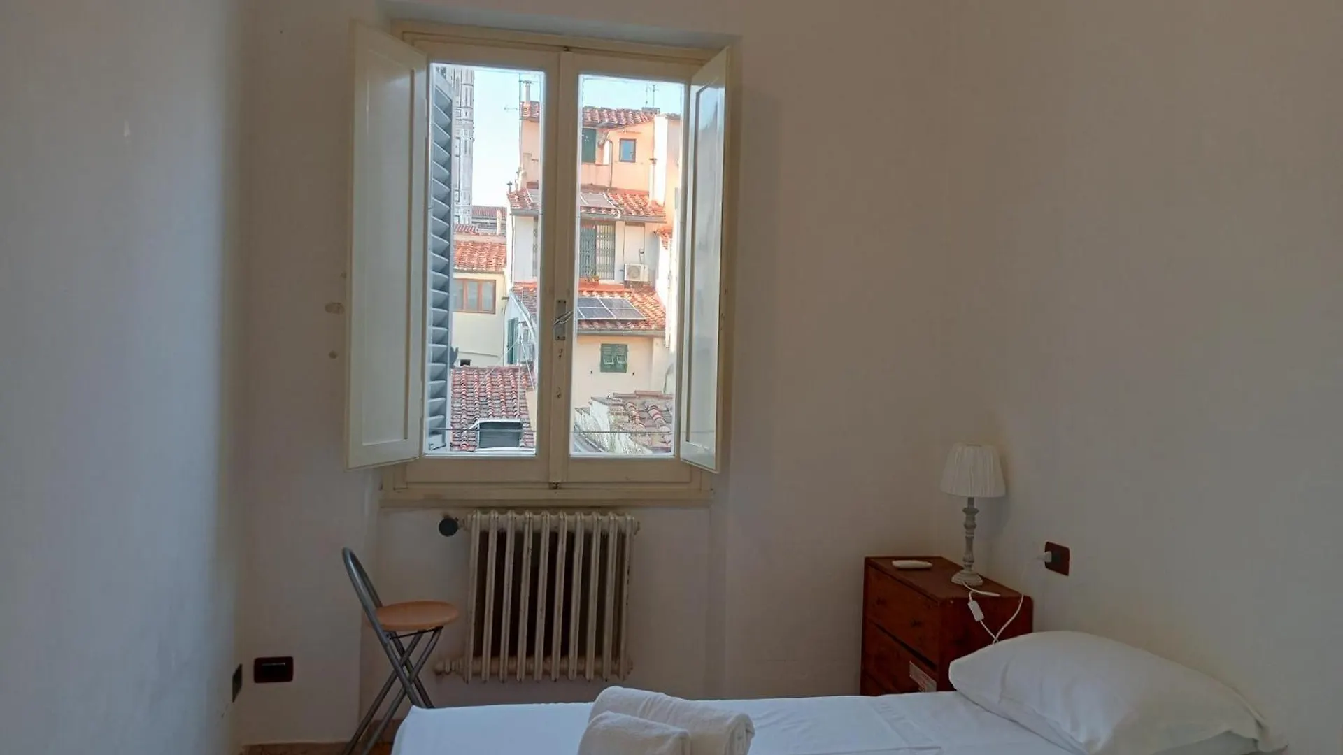 Tavolini 4 Apartment Florence Italy