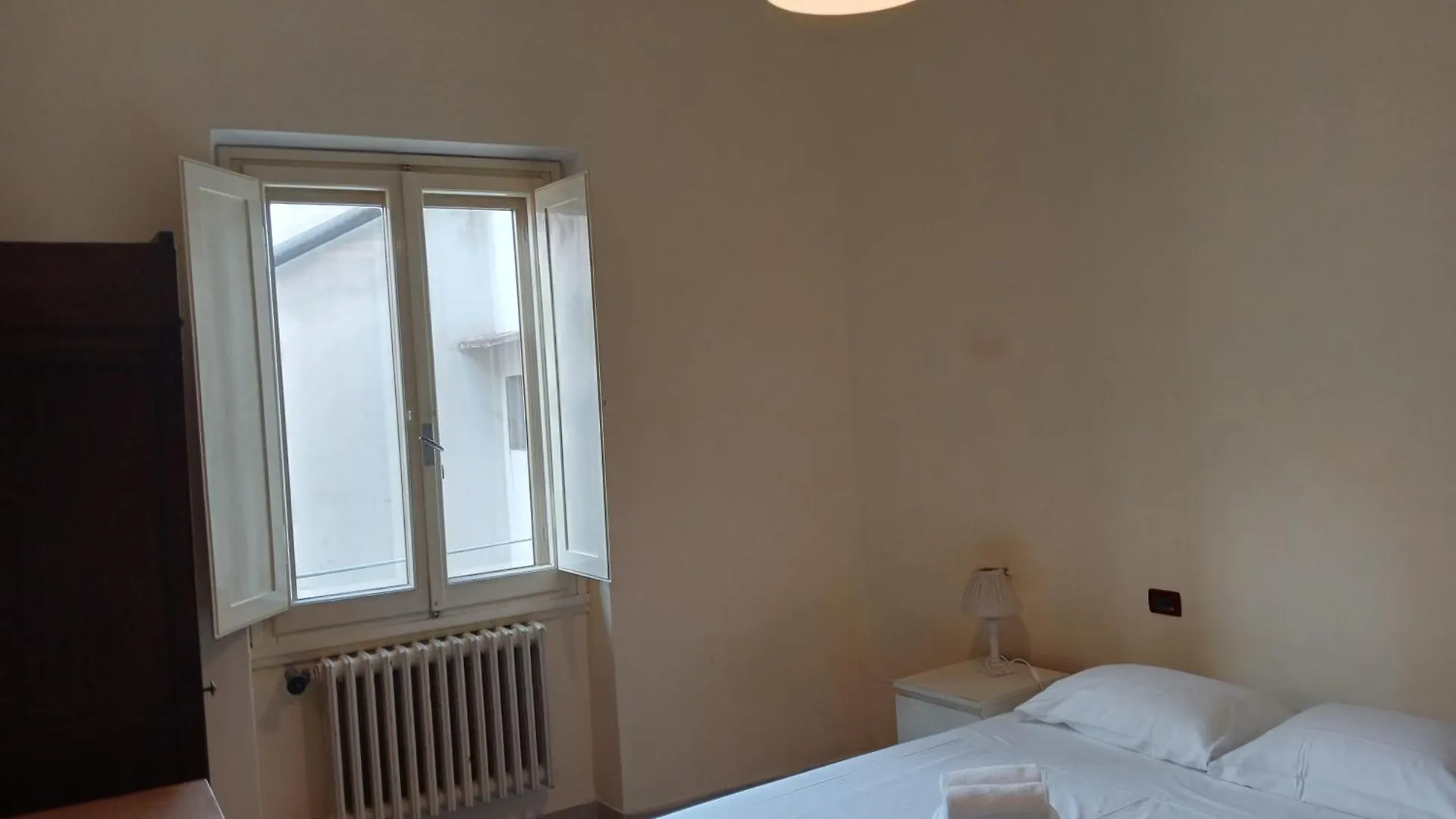 Tavolini 4 Apartment Florence Italy